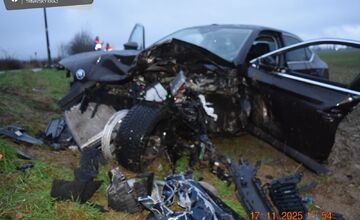 FOTO: Po nehode zostali z áut len vraky