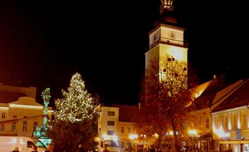 FOTO: Trnava pomaly zvianočnieva