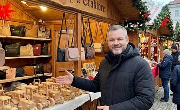FOTO: Čo by predávali slovenskí politici na vianočných trhoch?