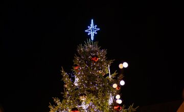 FOTO: Trnava žiari predvianočnou atmosférou, pozrite na tú výzdobu