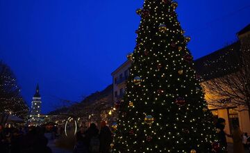 FOTO: Trnava žiari predvianočnou atmosférou, pozrite na tú výzdobu
