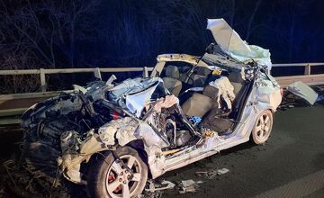 FOTO: Vážna nehoda v Kútoch, auto zostalo na šrot