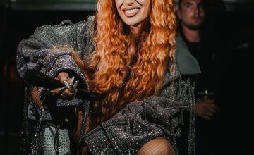 FOTO: Speváčka Sima počas koncertu v Trnave