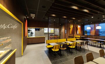 FOTO: V Hlohovci otvorili nový McDonald's