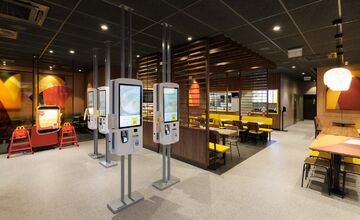 FOTO: V Hlohovci otvorili nový McDonald's