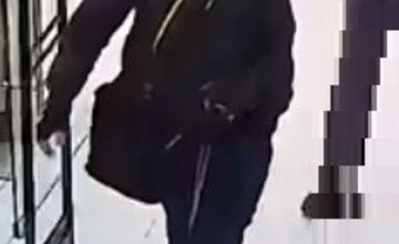 FOTO: Polícia pátra po mužovi, ktorý odcudzil a použil cudziu bankomatovú kartu