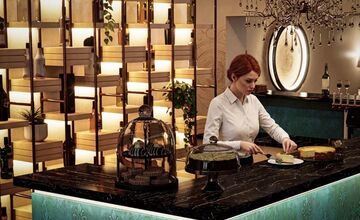 FOTO: Z chátrajúcej budovy sa stáva jedinečný priestor