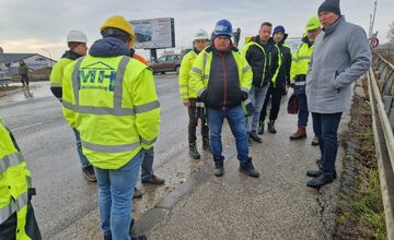 FOTO: Most v Seredi napreduje podľa plánu