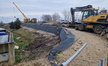 FOTO: Most v Seredi napreduje podľa plánu