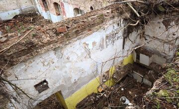 FOTO: Dobrovoľníci zo Sokoloviec a okolia pomáhajú rekonštruovať miestny kaštieľ