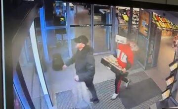 FOTO: Bizarná krádež v Seredi, páchatelia ukradli krabicu balených pistácii