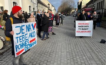 FOTO: Protest študentov a aktivistov proti diskusii premiéra Fica