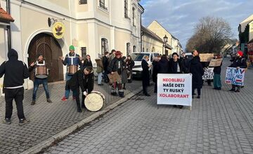 FOTO: Protest študentov a aktivistov proti diskusii premiéra Fica