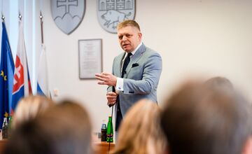 FOTO: Diskusia Roberta Fica so študentmi na Záhorí