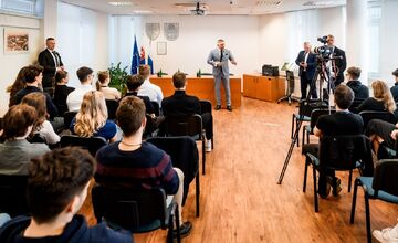 FOTO: Diskusia Roberta Fica so študentmi na Záhorí