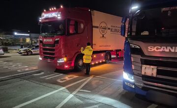 FOTO: Ranná kontrola na D2 odhalila opitých vodičov