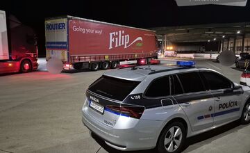 FOTO: Ranná kontrola na D2 odhalila opitých vodičov
