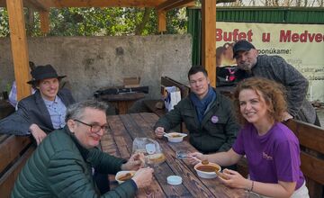 FOTO: Trnavčania sa spojili pre dobrú vec - upratali okolie Kamenného mlyna