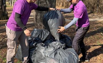 FOTO: Trnavčania sa spojili pre dobrú vec - upratali okolie Kamenného mlyna