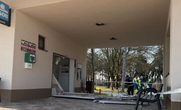 FOTO: Po explozii zmizol další bankomat 