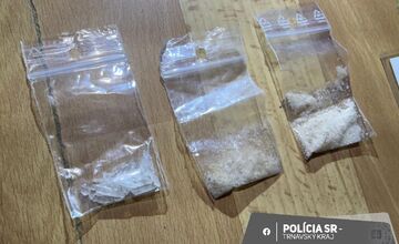 FOTO: Polícia v Trnave chytili dílerov drog