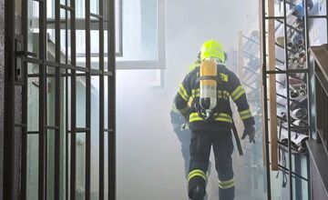 FOTO: Na Základnej škole v Čiernom Brode zasahovali hasiči