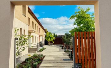 FOTO: V Modranke sa skrášli priestor pred kultúrnym domom