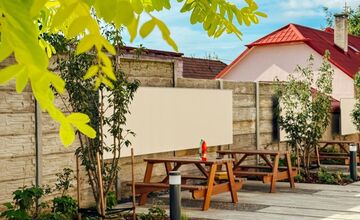 FOTO: V Modranke sa skrášli priestor pred kultúrnym domom