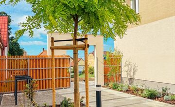 FOTO: V Modranke sa skrášli priestor pred kultúrnym domom