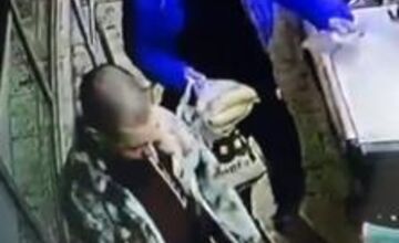 FOTO: Z prenajatého bytu v Trnave zmizli spotrebiče, polícia pátra po žene a mužovi