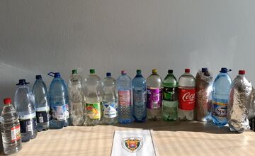 FOTO: Kontrola na diaľnici odhalila nelegálny alkohol