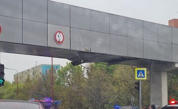 FOTO: V Trnave na Hlbokej ulici došlo ku kurióznej dopravnej nehode