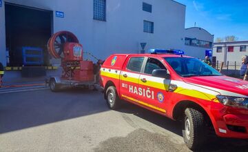 FOTO: V areáli automobilovej spoločnosti v Holíči vypukol požiar